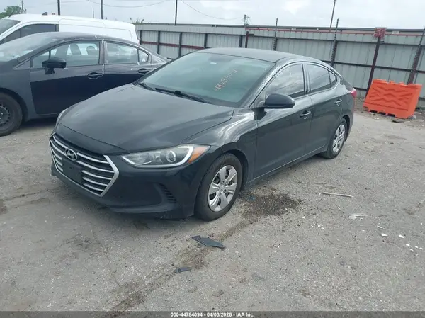 5NPD74LF0JH212972 2018 HYUNDAI ELANTRA - Image 2
