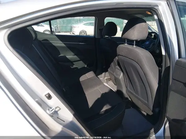 5NPD74LF0JH225673 2018 HYUNDAI ELANTRA - Image 8