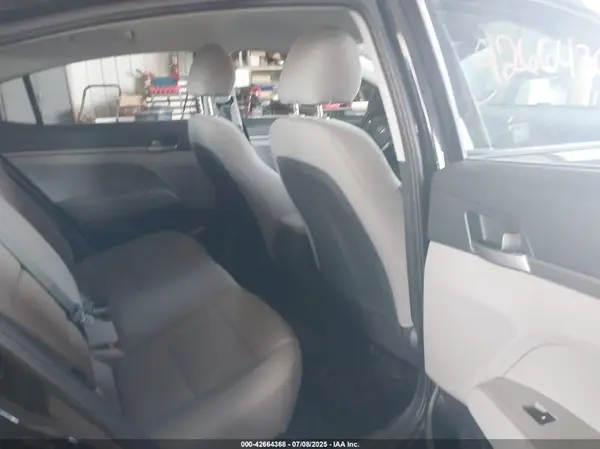5NPD74LF0JH275408 2018 HYUNDAI ELANTRA - Image 8