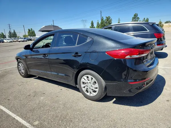 5NPD74LF0JH299739 2018 HYUNDAI ELANTRA - Image 2