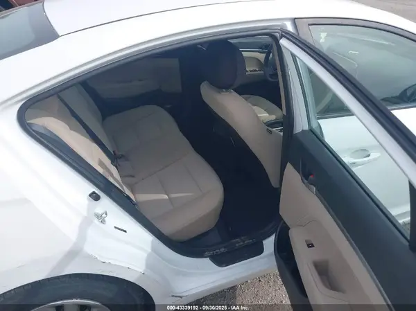 5NPD74LF0JH302395 2018 HYUNDAI ELANTRA - Image 8