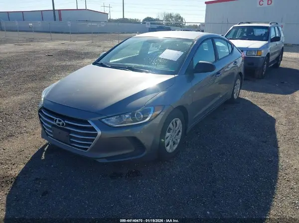 5NPD74LF0JH317902 2018 HYUNDAI ELANTRA - Image 2