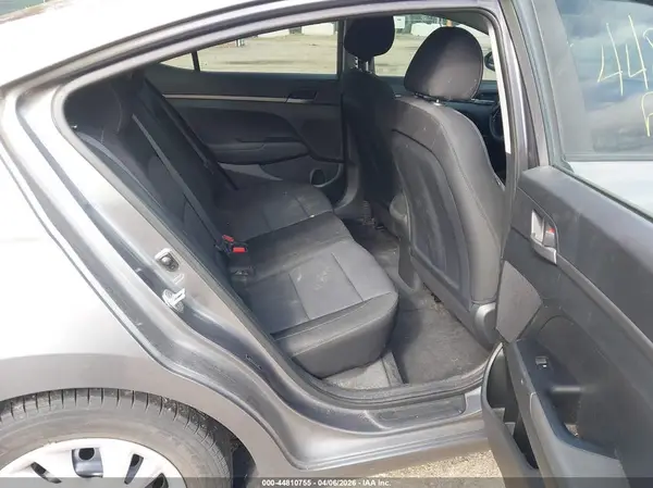 5NPD74LF0JH325546 2018 HYUNDAI ELANTRA - Image 8