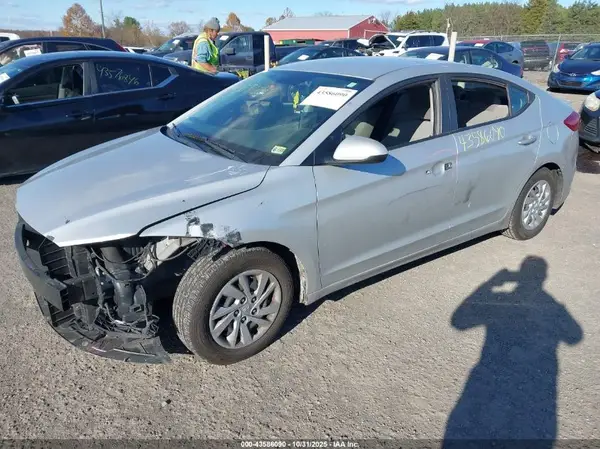 5NPD74LF0JH334991 2018 HYUNDAI ELANTRA - Image 2