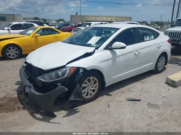 5NPD74LF0JH385164 2018 HYUNDAI ELANTRA - Image 2
