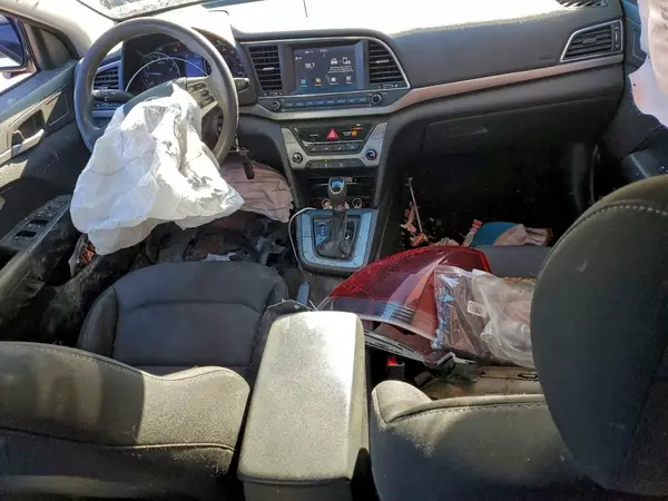 5NPD74LF0JH389005 2018 HYUNDAI ELANTRA - Image 8