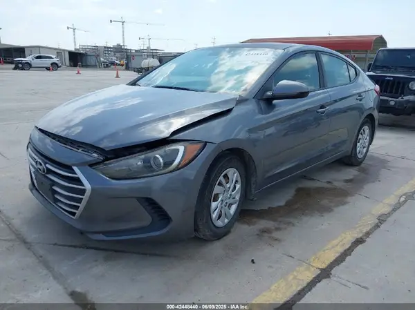 5NPD74LF0JH393216 2018 HYUNDAI ELANTRA - Image 2