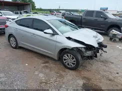 5NPD74LF0JH401685 2018 HYUNDAI ELANTRA