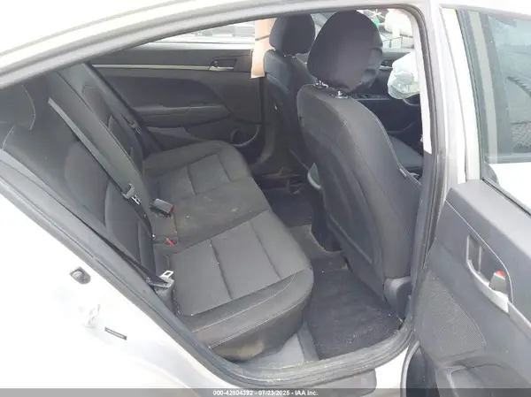 5NPD74LF0JH401685 2018 HYUNDAI ELANTRA - Image 8