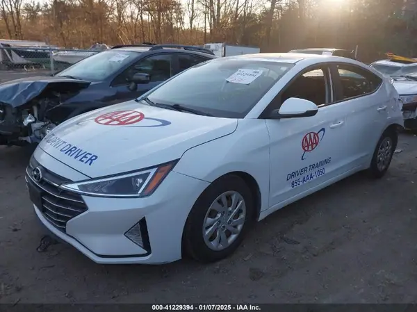 5NPD74LF0KH406242 2019 HYUNDAI ELANTRA - Image 2