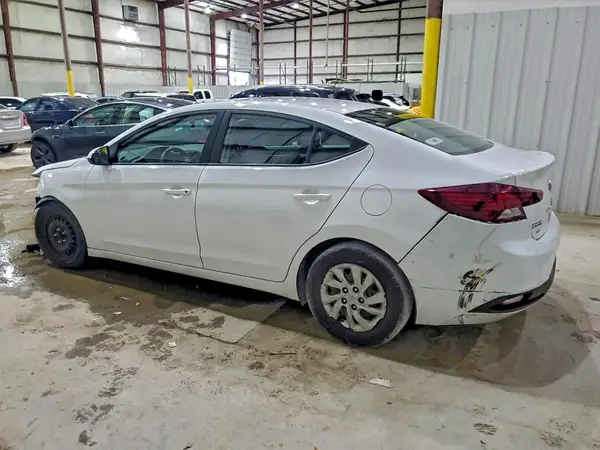 5NPD74LF0KH415877 2019 HYUNDAI ELANTRA - Image 2