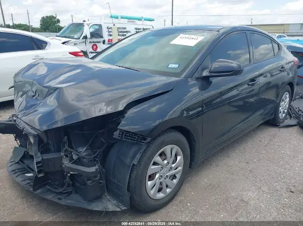 5NPD74LF0KH426667 2019 HYUNDAI ELANTRA - Image 2
