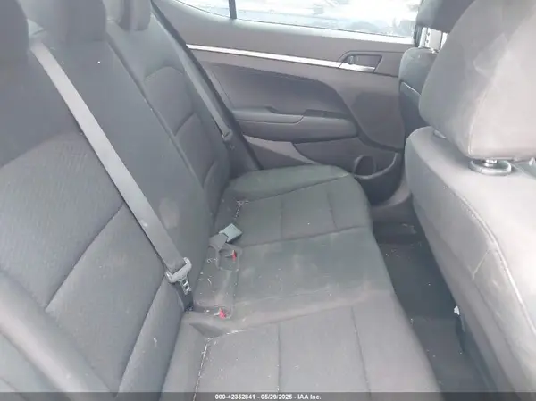 5NPD74LF0KH426667 2019 HYUNDAI ELANTRA - Image 8