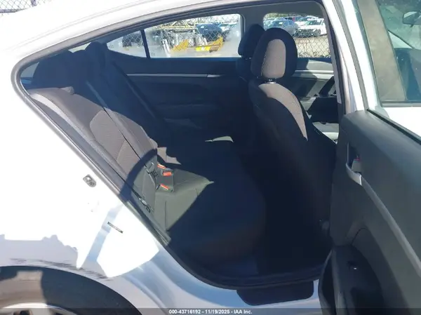 5NPD74LF0KH439676 2019 HYUNDAI ELANTRA - Image 8