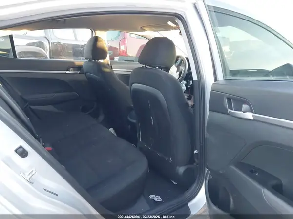 5NPD74LF0KH442075 2019 HYUNDAI ELANTRA - Image 8