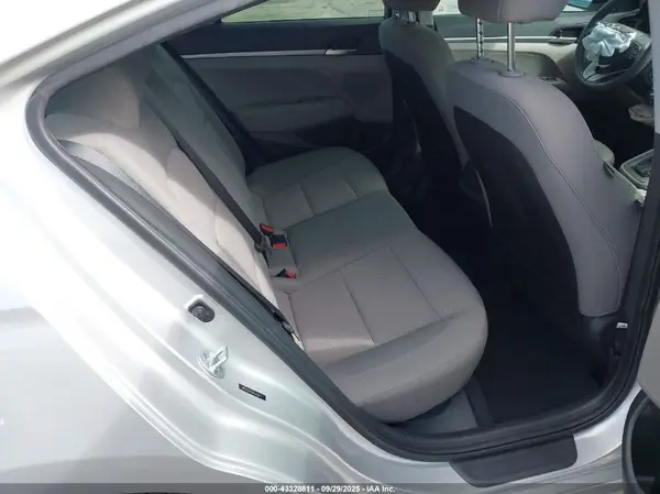 5NPD74LF0KH443713 2019 HYUNDAI ELANTRA - Image 8