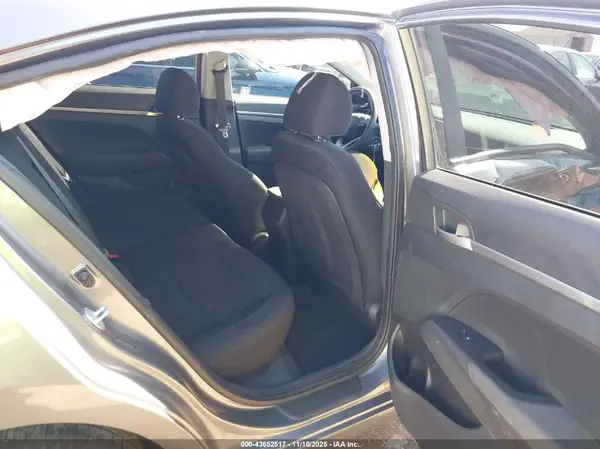 5NPD74LF0KH453643 2019 HYUNDAI ELANTRA - Image 8