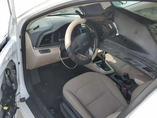 5NPD74LF0KH484844 2019 HYUNDAI ELANTRA - Image 8