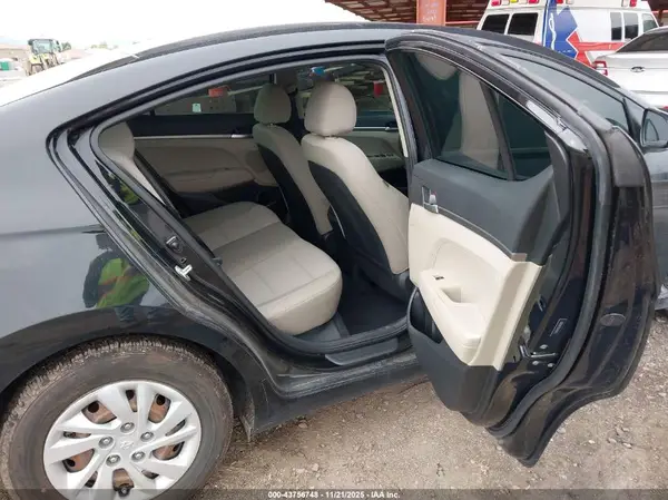 5NPD74LF0KH486772 2019 HYUNDAI ELANTRA - Image 8