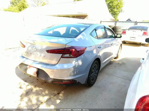 5NPD74LF0LH499586 2020 HYUNDAI ELANTRA - Image 2