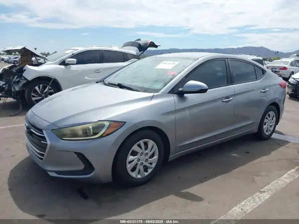 5NPD74LF1HH063871 2017 HYUNDAI ELANTRA - Image 2