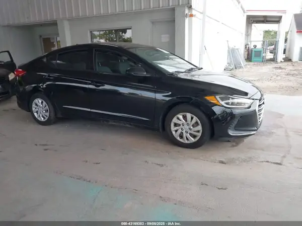 5NPD74LF1HH065197 2017 HYUNDAI ELANTRA - Image 1