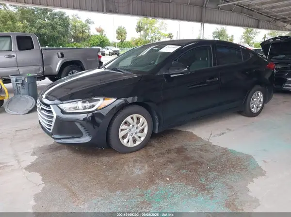 5NPD74LF1HH065197 2017 HYUNDAI ELANTRA - Image 2
