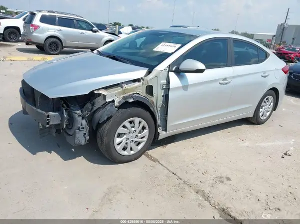 5NPD74LF1HH067855 2017 HYUNDAI ELANTRA - Image 2