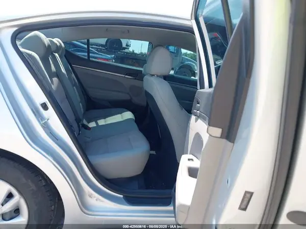 5NPD74LF1HH067855 2017 HYUNDAI ELANTRA - Image 8