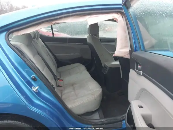 5NPD74LF1HH068455 2017 HYUNDAI ELANTRA - Image 8