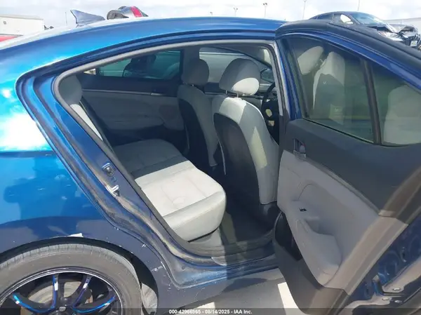 5NPD74LF1HH069508 2017 HYUNDAI ELANTRA - Image 8