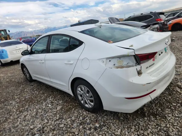 5NPD74LF1HH083957 2017 HYUNDAI ELANTRA - Image 2