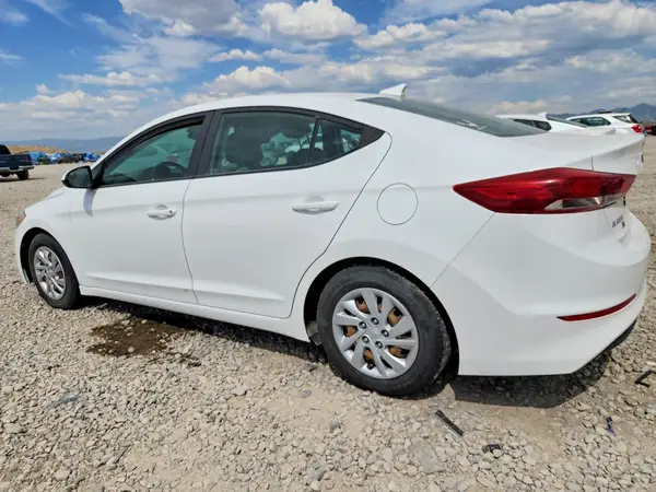 5NPD74LF1HH095543 2017 HYUNDAI ELANTRA - Image 2