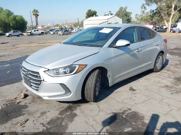 5NPD74LF1HH097504 2017 HYUNDAI ELANTRA - Image 2