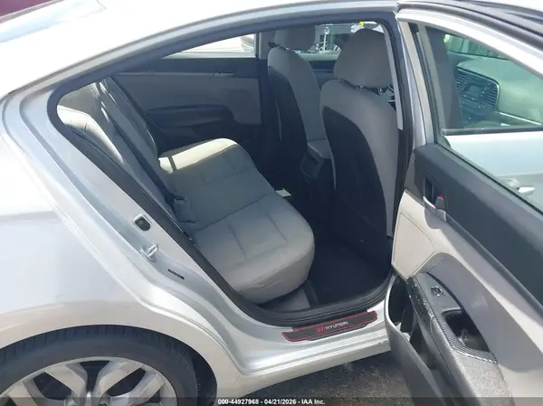 5NPD74LF1HH114477 2017 HYUNDAI ELANTRA - Image 8