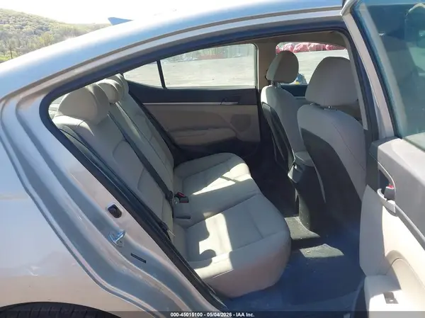 5NPD74LF1HH115998 2017 HYUNDAI ELANTRA - Image 8