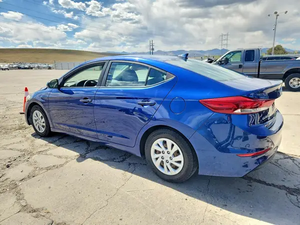 5NPD74LF1HH135247 2017 HYUNDAI ELANTRA - Image 2