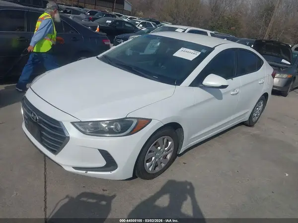 5NPD74LF1HH136091 2017 HYUNDAI ELANTRA - Image 2