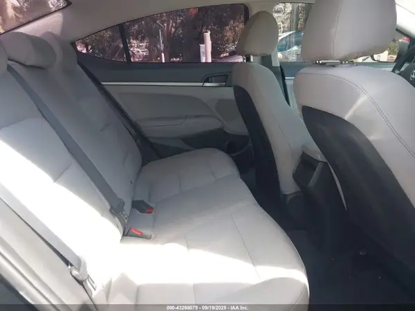 5NPD74LF1HH143834 2017 HYUNDAI ELANTRA - Image 8