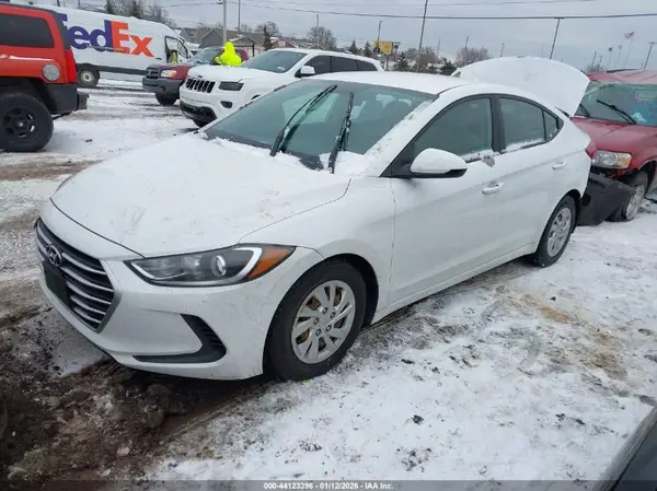 5NPD74LF1HH157510 2017 HYUNDAI ELANTRA - Image 2