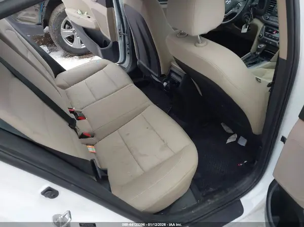 5NPD74LF1HH157510 2017 HYUNDAI ELANTRA - Image 8