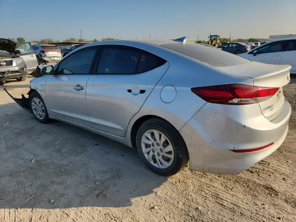 5NPD74LF1HH160939 2017 HYUNDAI ELANTRA - Image 2
