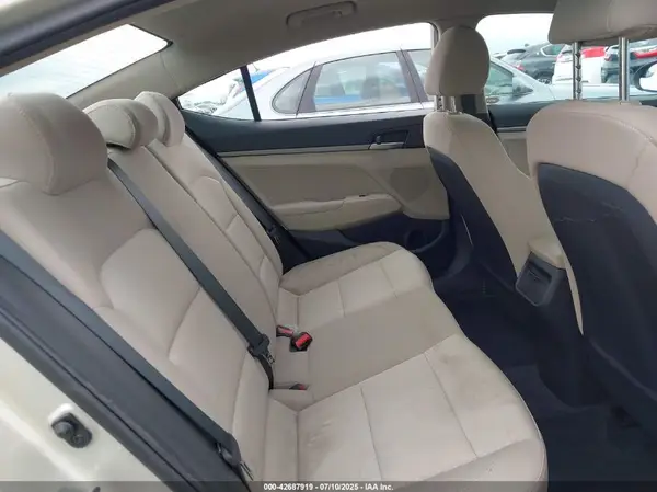 5NPD74LF1HH162044 2017 HYUNDAI ELANTRA - Image 8