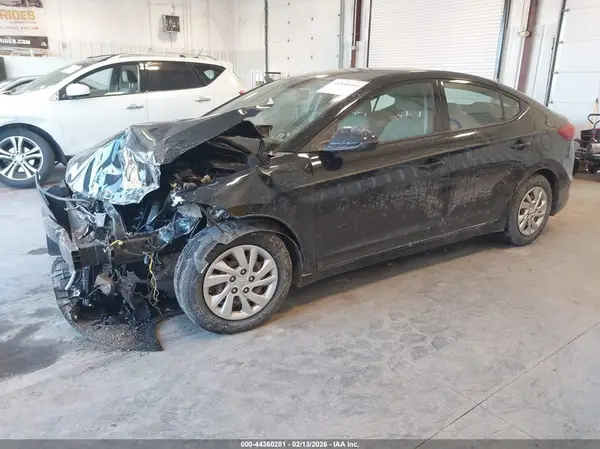 5NPD74LF1HH164165 2017 HYUNDAI ELANTRA - Image 2