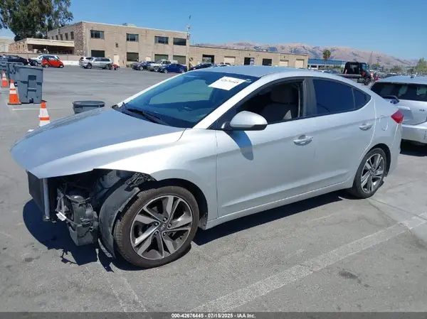 5NPD74LF1HH164375 2017 HYUNDAI ELANTRA - Image 2