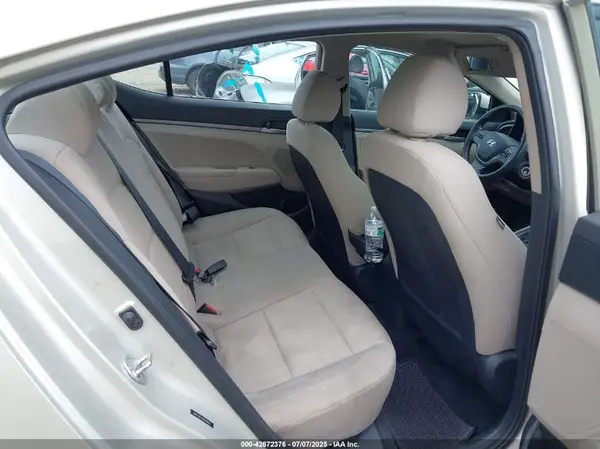 5NPD74LF1HH169642 2017 HYUNDAI ELANTRA - Image 8