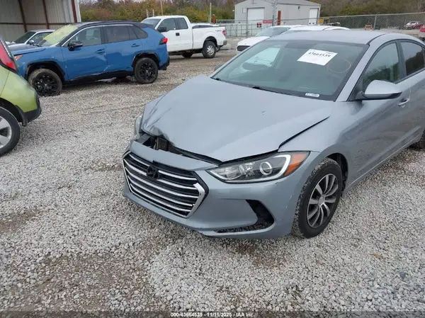 5NPD74LF1HH182195 2017 HYUNDAI ELANTRA - Image 2