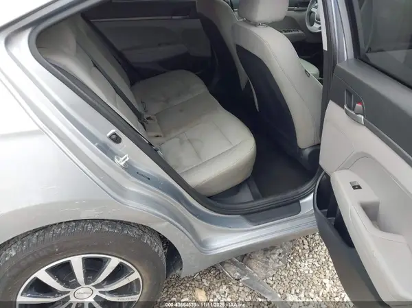 5NPD74LF1HH182195 2017 HYUNDAI ELANTRA - Image 8