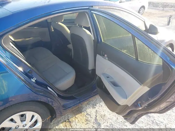5NPD74LF1HH184559 2017 HYUNDAI ELANTRA - Image 8