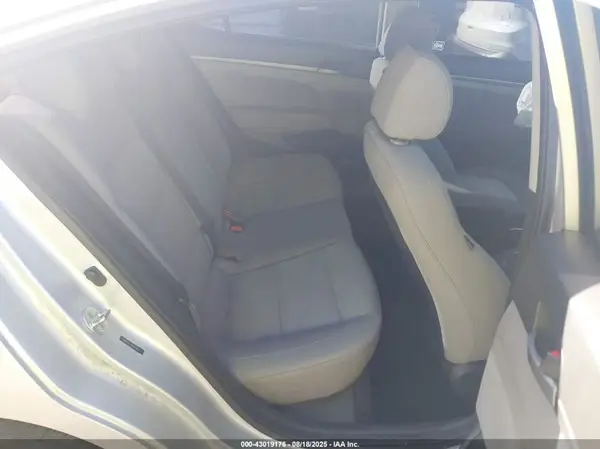 5NPD74LF1HH185842 2017 HYUNDAI ELANTRA - Image 8